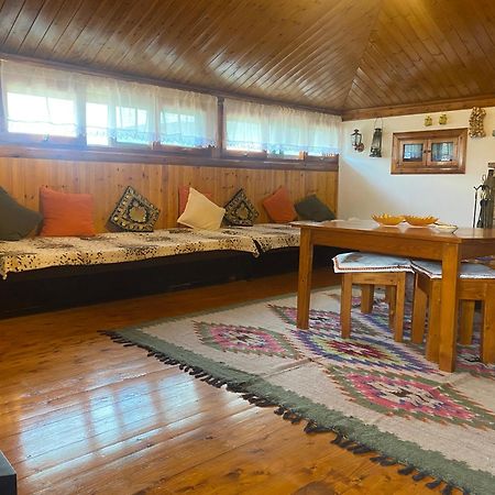 Raisa Guesthouse 12 Берат Экстерьер фото
