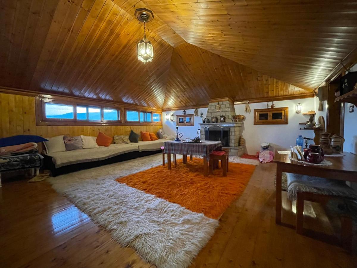 Raisa Guesthouse 12 Берат Экстерьер фото