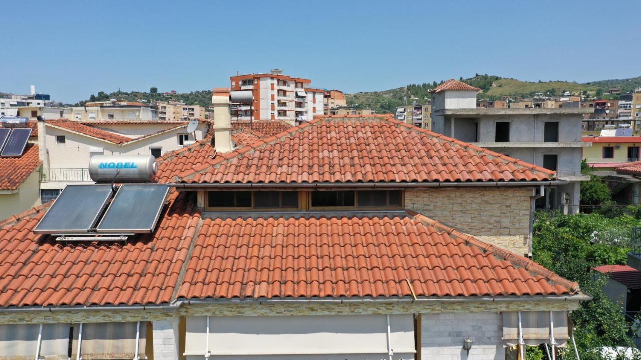 Raisa Guesthouse 12 Берат Экстерьер фото