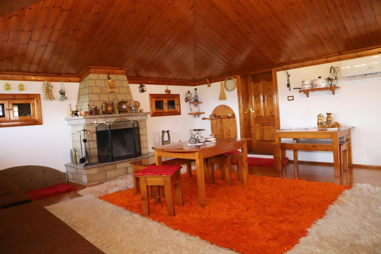 Raisa Guesthouse 12 Берат Экстерьер фото