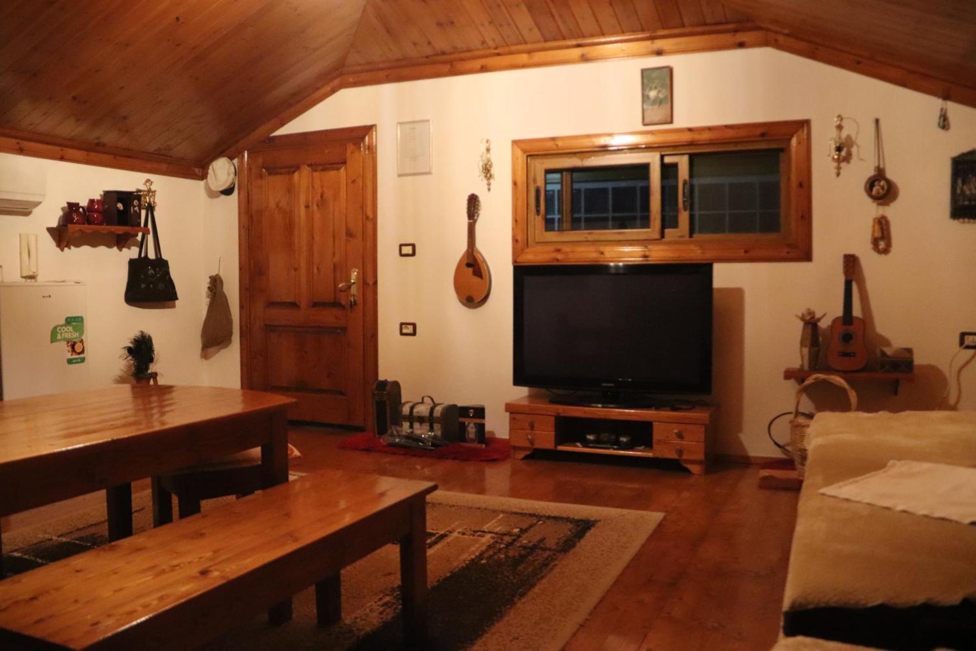 Raisa Guesthouse 12 Берат Экстерьер фото